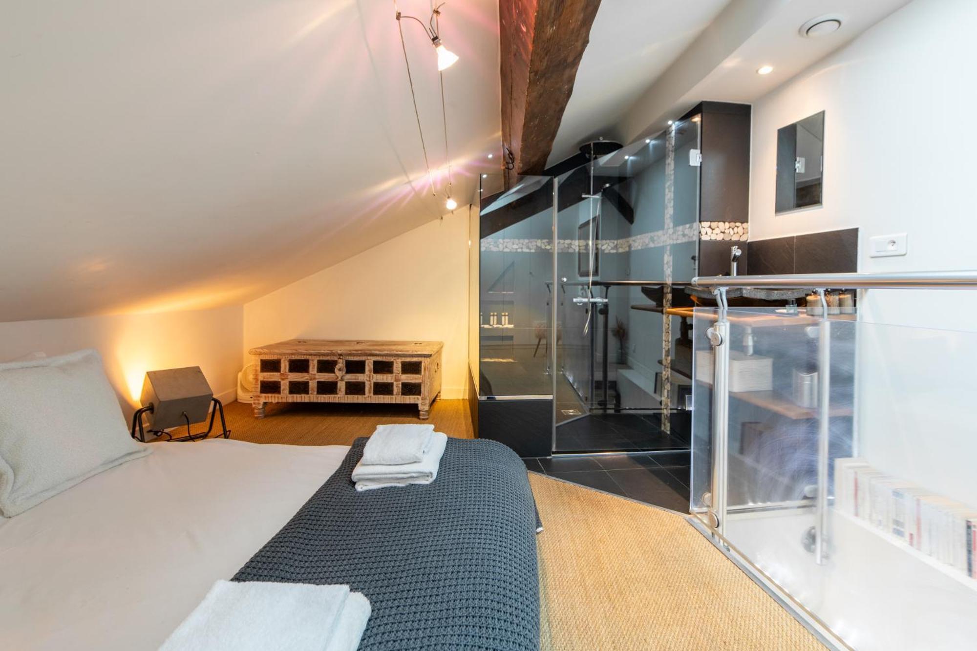 Amazing Loft In The Vibrant Area Near The Famous Bastille's Place Apartment *